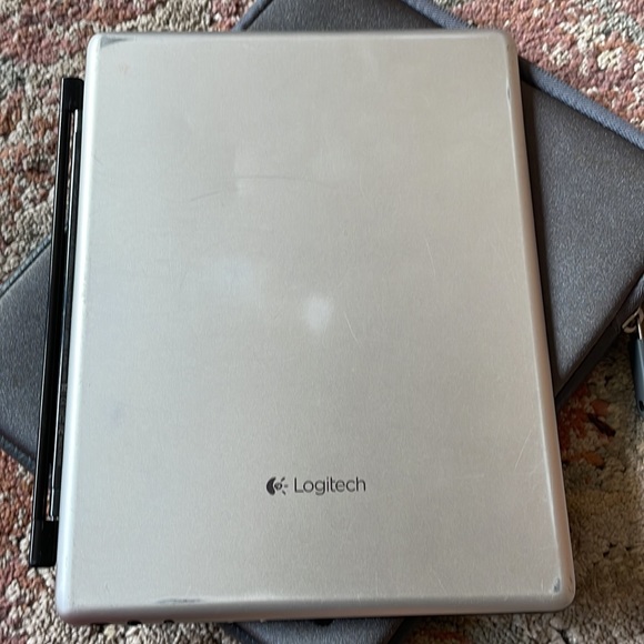 Logitech Universal Folio Keyboard for Apple iPad - Graphite with case - Picture 2 of 6